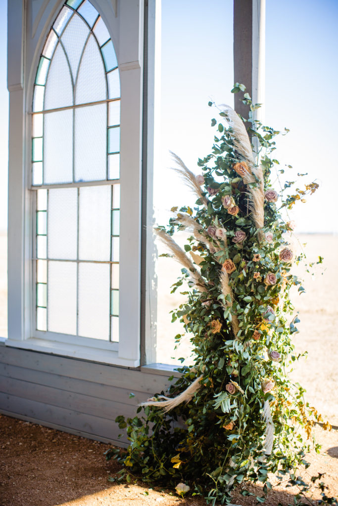 The Allen Farmhaus Wedding | Reiley and Rose | Central Texas Floral Designer | winter wedding, floral inspiration, boho floral inspiration, wedding planning, planning tips for wedding, bride on wedding day, meeting with florist, where to start wedding planning, wedding design | via reileyandrose.com