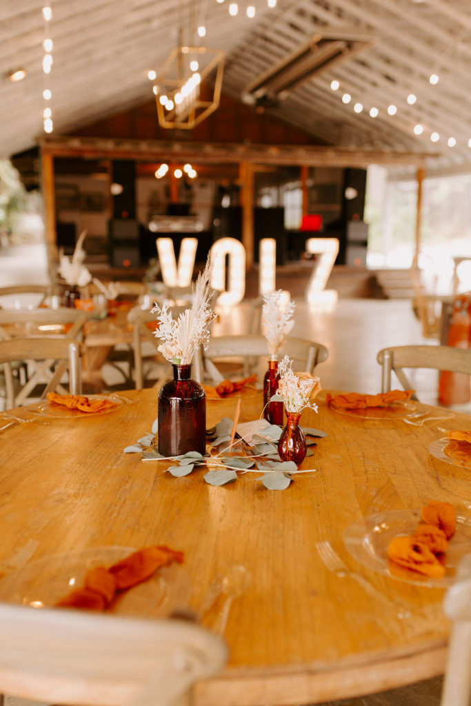 Terracotta Wedding Inspiration at Gruene Estate | Reiley and Rose | Central Texas Floral Designer | wedding details, wedding cake, rust wedding, rustic wedding inspo | via reileyandrose.com