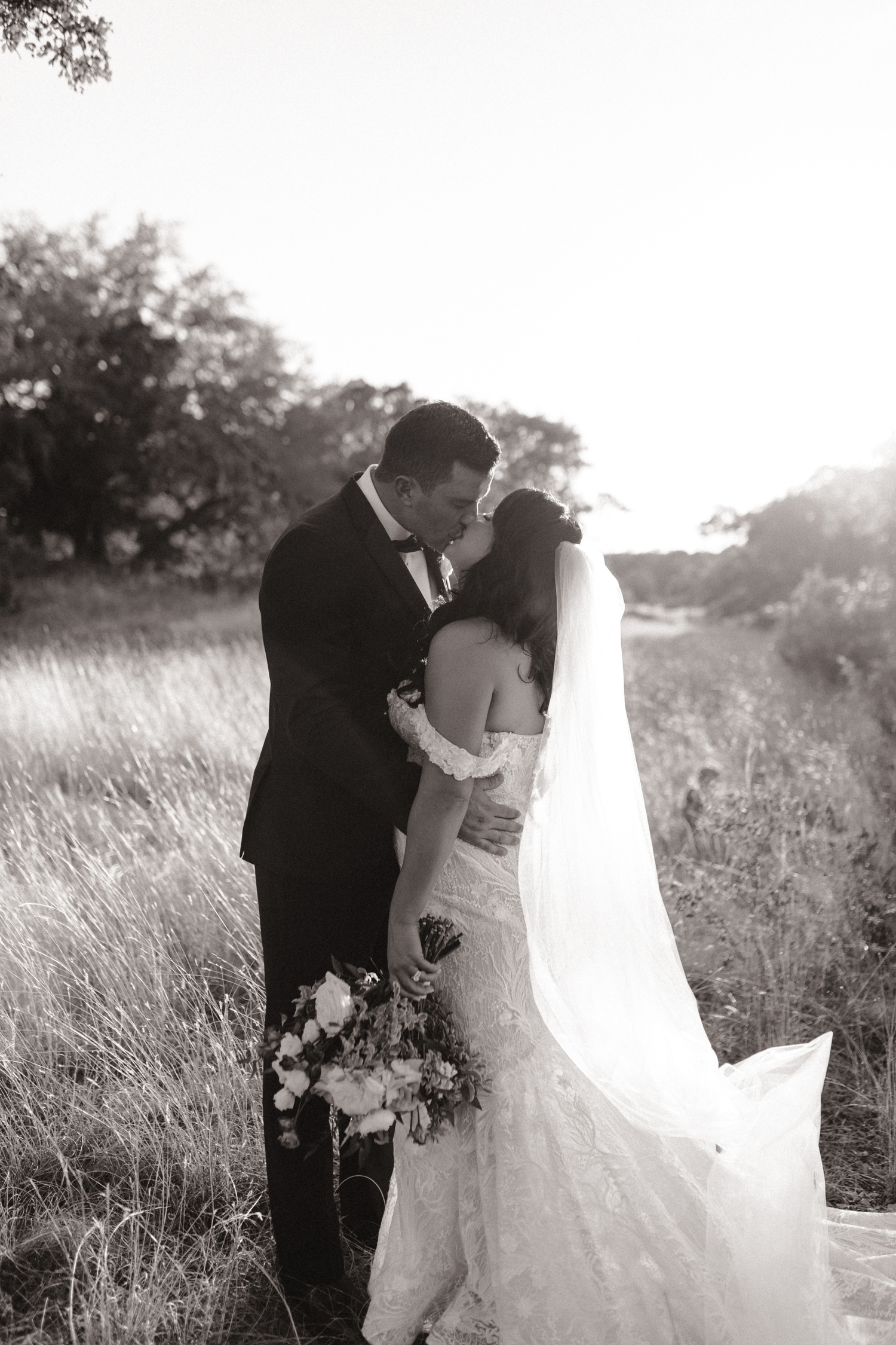 Classic black and white fall wedding day in the Texas Hill Country at Park 31.  | Texas Hill Country Fall Wedding | Central Texas Wedding Floral Designer