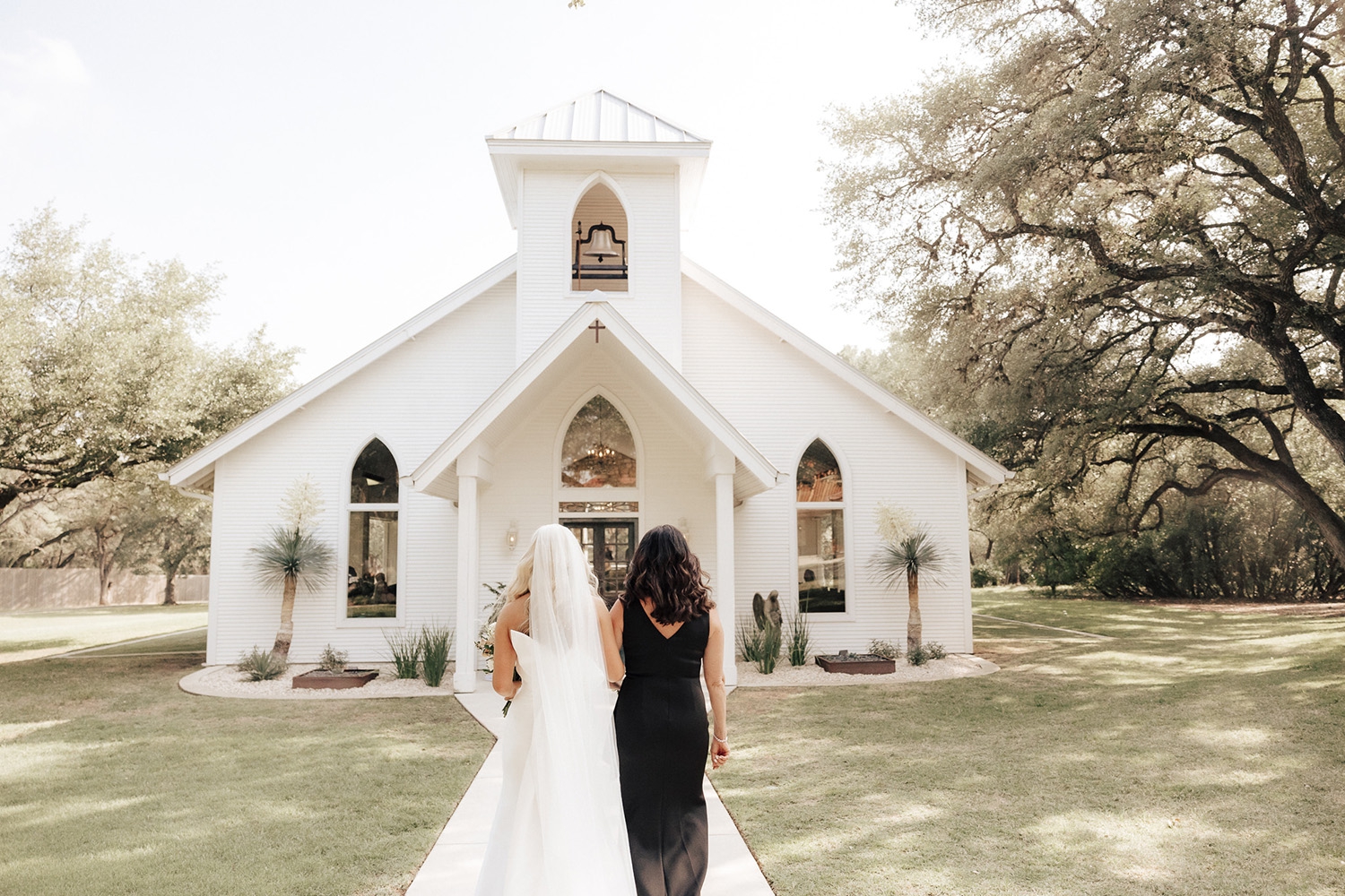 Mom Walking Daughter Down the Aisle on Wedding Day | Creating a Wedding Ceremony Unique to You | Central Texas Floral Wedding Designer | Reiley + Rose