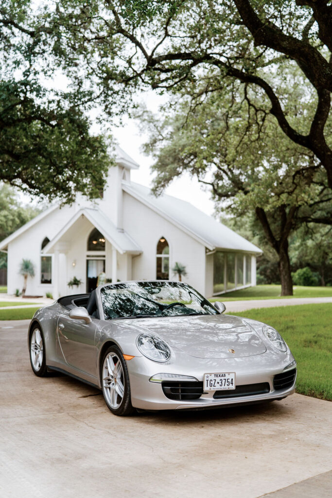 colorful gruene wedding