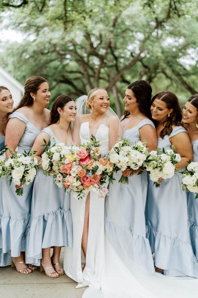 colorful gruene wedding bridesmaids with bouquets