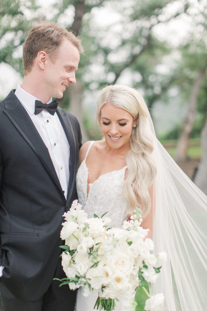 all white bridal bouquet
