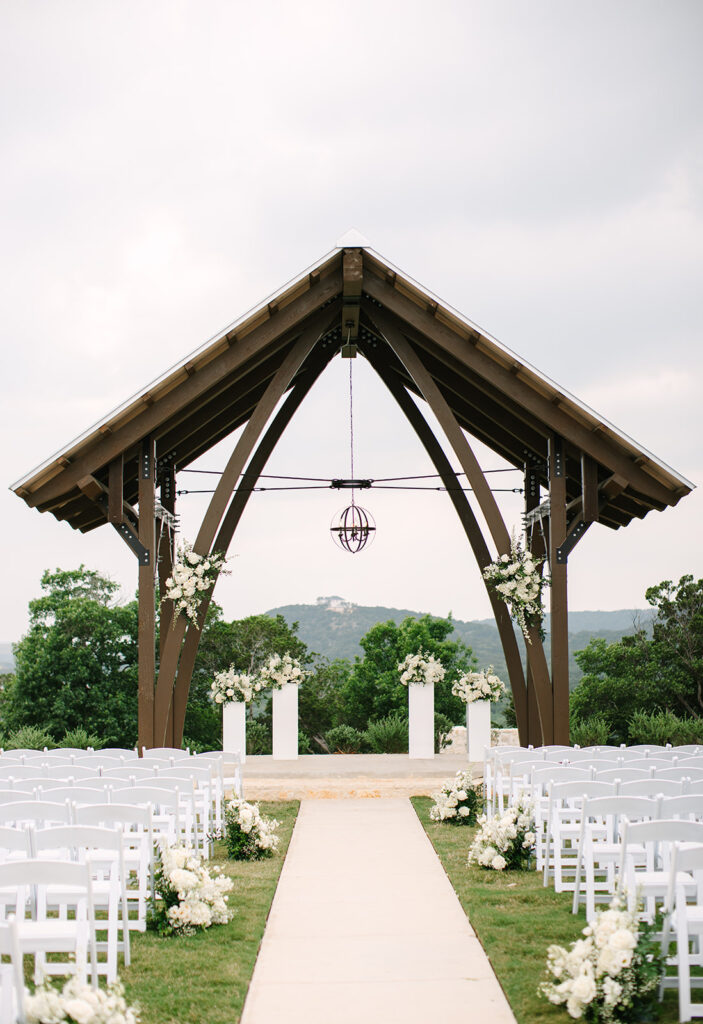 willow ridge Spring Hill Country Wedding Day ceremony site 
Hill Country Wedding Day