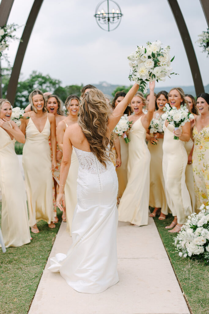 bride and bridesmaids reveal
Hill Country Wedding Day