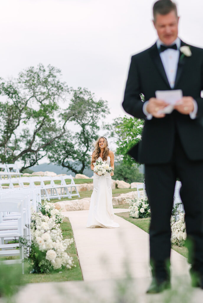 First look with father and bride
Spring Hill Country Wedding Day
Hill Country Wedding Day