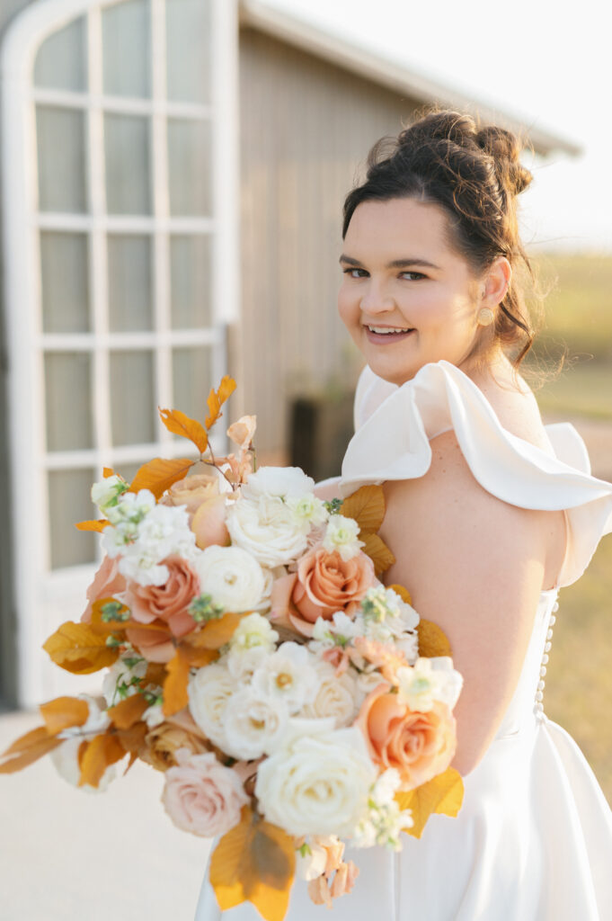 Fall Wedding at The Allen Farmhaus, fall floral bouquet