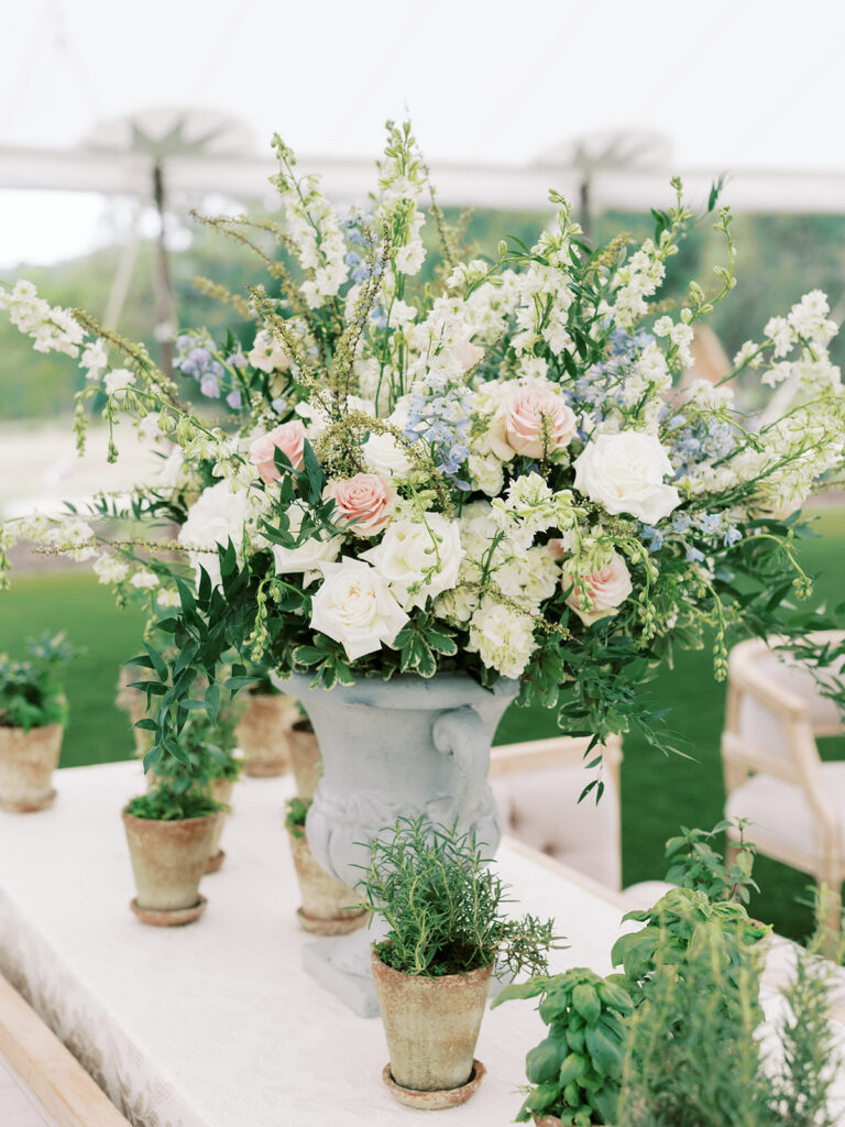 Pastel wedding flowers